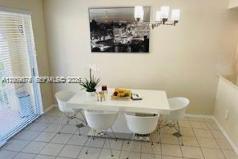 Condo à Miami, Floride, 2 chambres  № 2169151
