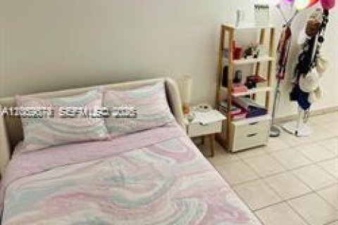 Copropriété à louer à Miami, Floride: 2 chambres, 112.04 m2 № 2169151 - photo 3
