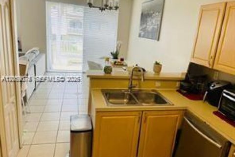 Copropriété à louer à Miami, Floride: 2 chambres, 112.04 m2 № 2169151 - photo 9
