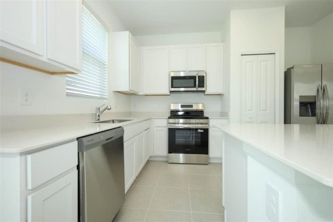 Casa en alquiler en Kissimmee, Florida, 3 dormitorios, 174.01 m2 № 1916338 - foto 10
