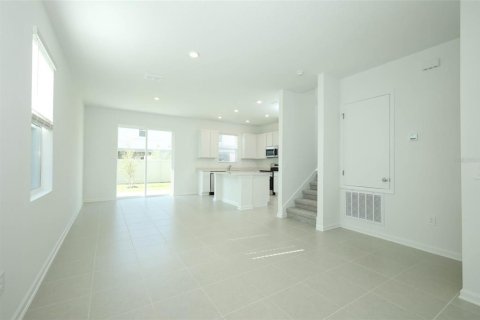 Casa en alquiler en Kissimmee, Florida, 3 dormitorios, 174.01 m2 № 1916338 - foto 7