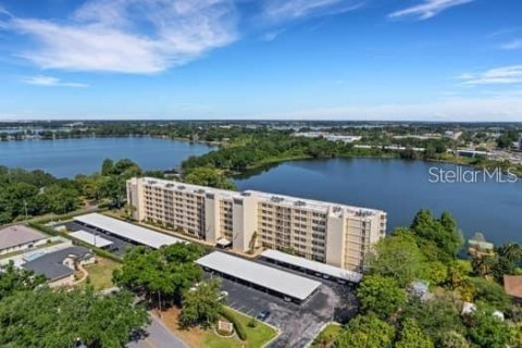 Condominio en venta en Winter Haven, Florida, 2 dormitorios, 110.55 m2 № 1514582 - foto 1