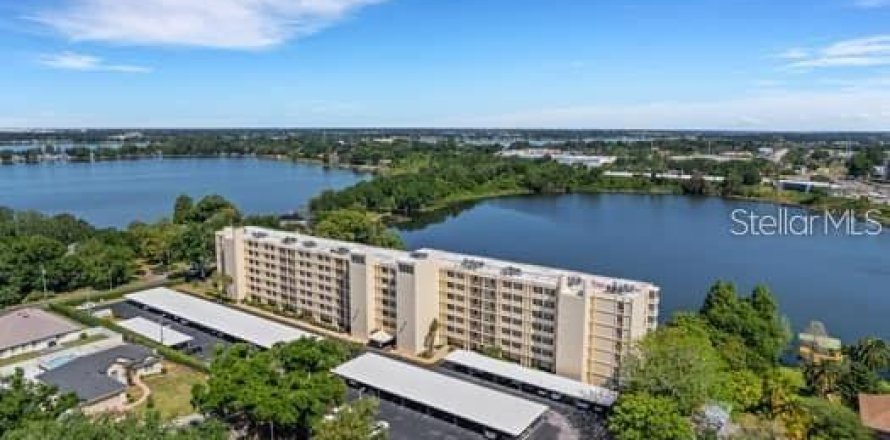 Condominio en Winter Haven, Florida, 2 dormitorios  № 1514582