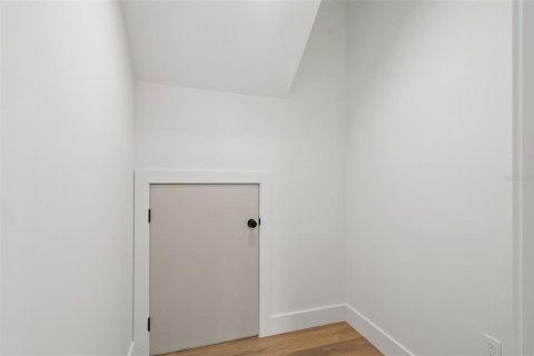 House in Tampa, Florida 4 bedrooms, 232.91 sq.m. № 2272804 - photo 17