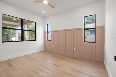 House in Tampa, Florida 4 bedrooms, 232.91 sq.m. № 2272804 - photo 23