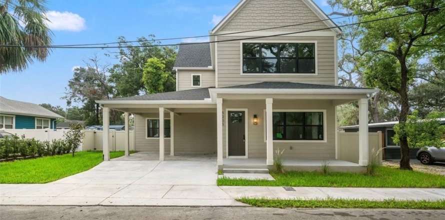 House in Tampa, Florida 4 bedrooms, 232.91 sq.m. № 2272804