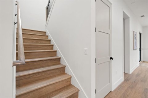 House in Tampa, Florida 4 bedrooms, 232.91 sq.m. № 2272804 - photo 27