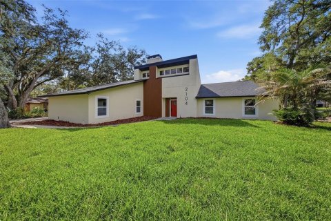 House in Valrico, Florida 4 bedrooms, 216.65 sq.m. № 2151662 - photo 4