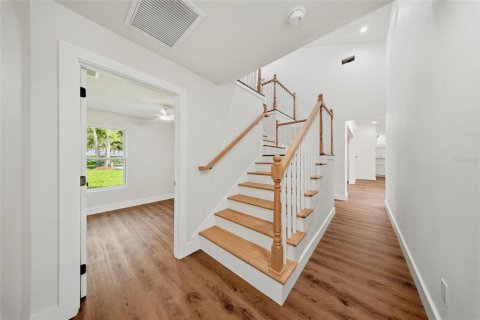 House in Valrico, Florida 4 bedrooms, 216.65 sq.m. № 2151662 - photo 29