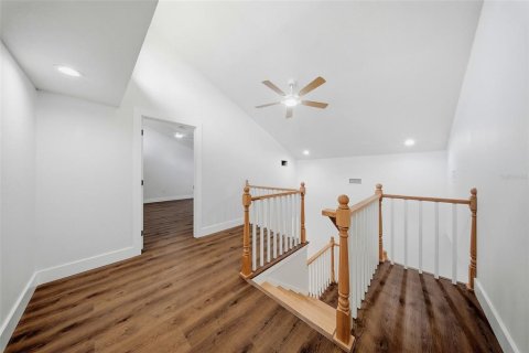 House in Valrico, Florida 4 bedrooms, 216.65 sq.m. № 2151662 - photo 30