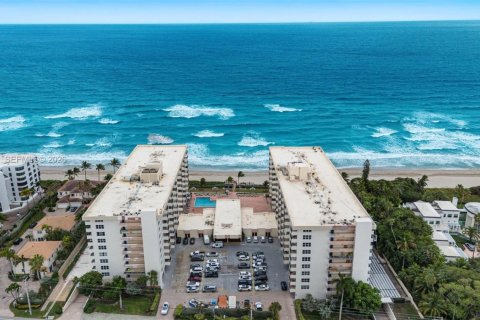 Condo in Hillsboro Beach, Florida, 2 bedrooms  № 2009010 - photo 24