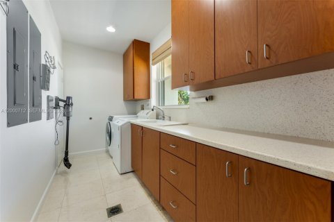 Casa en venta en Islamorada, Village of Islands, Florida, 5 dormitorios, 506.87 m2 № 2066565 - foto 19