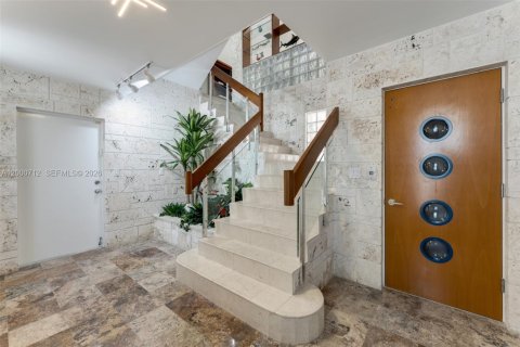 Casa en venta en Islamorada, Village of Islands, Florida, 5 dormitorios, 506.87 m2 № 2066565 - foto 16