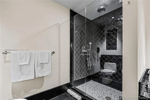 Condominio en venta en Miami Beach, Florida, 1 dormitorio, 76.27 m2 № 1893040 - foto 17