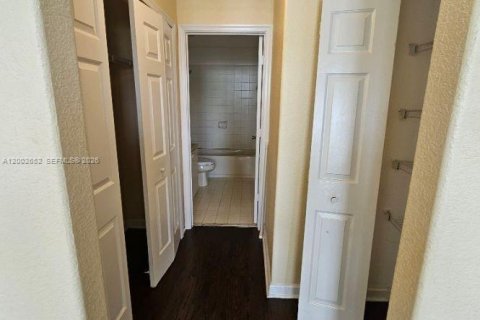 Touwnhouse à vendre à Royal Palm Beach, Floride: 3 chambres, 168.62 m2 № 2066697 - photo 13