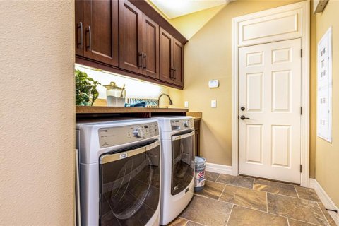Villa ou maison à vendre à Kissimmee, Floride: 5 chambres, 288.46 m2 № 1828034 - photo 16
