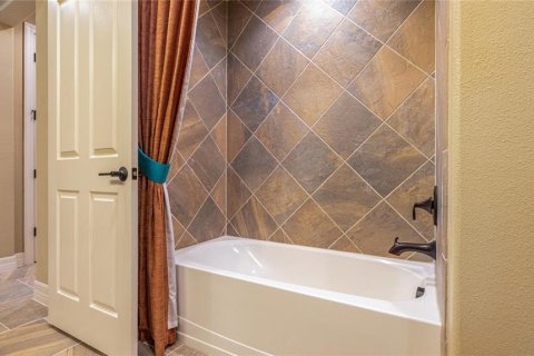 Villa ou maison à vendre à Kissimmee, Floride: 5 chambres, 288.46 m2 № 1828034 - photo 15