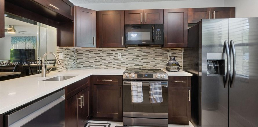 Condo à Coconut Creek, Floride, 2 chambres  № 2077841