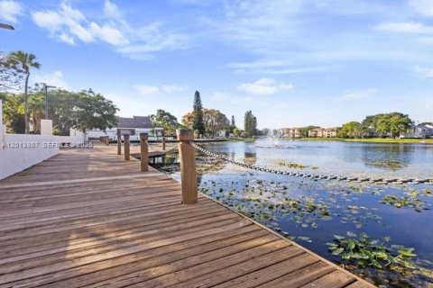 Copropriété à vendre à Coconut Creek, Floride: 2 chambres, 90.12 m2 № 2077841 - photo 16
