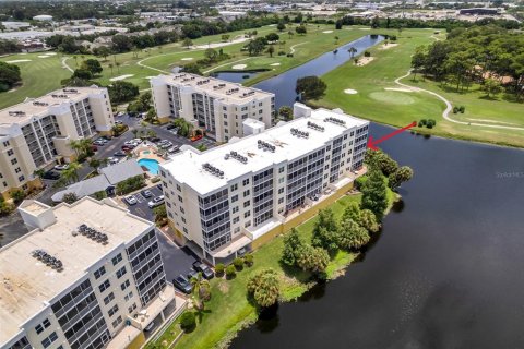 Condo in Largo, Florida, 3 bedrooms  № 2200448 - photo 2