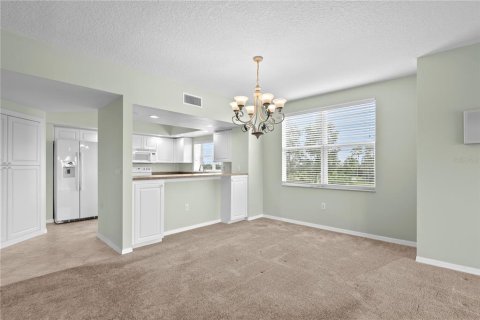 Condo in Largo, Florida, 3 bedrooms  № 2200448 - photo 13