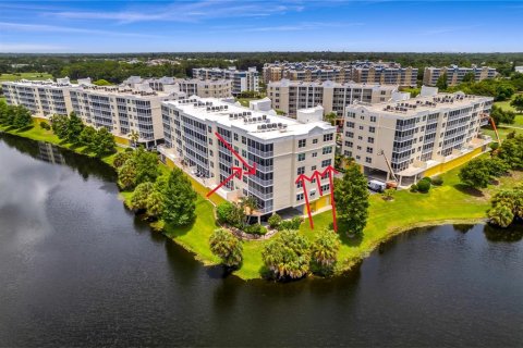 Condo in Largo, Florida, 3 bedrooms  № 2200448 - photo 3