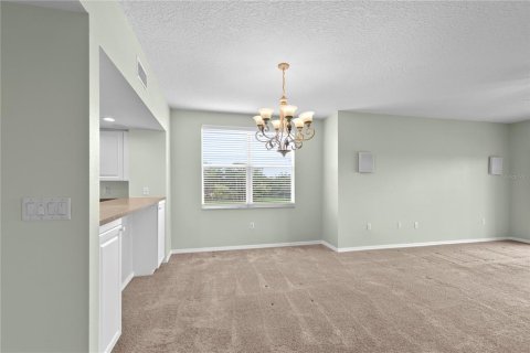 Condo in Largo, Florida, 3 bedrooms  № 2200448 - photo 15