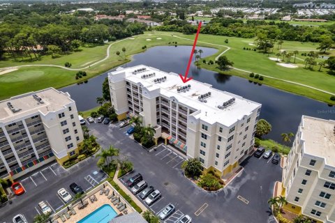 Condo in Largo, Florida, 3 bedrooms № 2200448