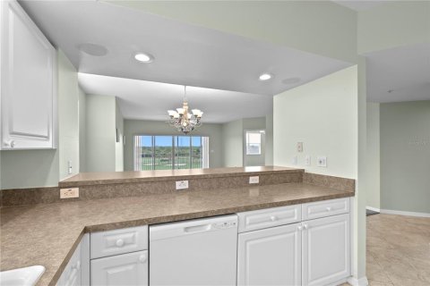 Condo in Largo, Florida, 3 bedrooms  № 2200448 - photo 12