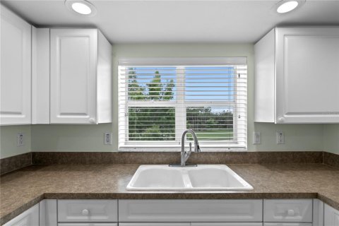 Condo in Largo, Florida, 3 bedrooms  № 2200448 - photo 9