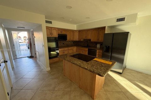 Снять в аренду таунхаус в Хайалиа, Флорида 3 спальни, 149.2м2, № 1988996 - фото 21