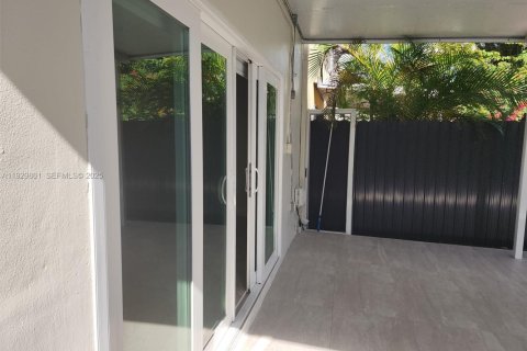 Снять в аренду таунхаус в Хайалиа, Флорида 3 спальни, 149.2м2, № 1988996 - фото 8