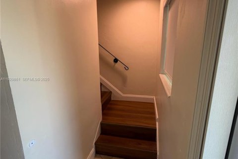 Снять в аренду таунхаус в Хайалиа, Флорида 3 спальни, 149.2м2, № 1988996 - фото 20