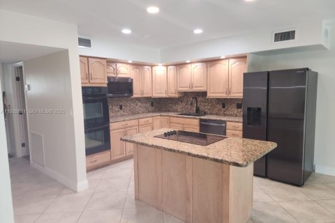 Снять в аренду таунхаус в Хайалиа, Флорида 3 спальни, 149.2м2, № 1988996 - фото 23