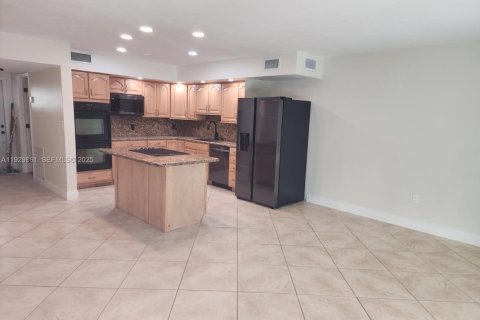 Снять в аренду таунхаус в Хайалиа, Флорида 3 спальни, 149.2м2, № 1988996 - фото 22