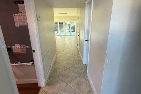 Снять в аренду таунхаус в Хайалиа, Флорида 3 спальни, 149.2м2, № 1988996 - фото 19