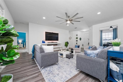 Villa ou maison à vendre à Auburndale, Floride: 4 chambres, 240.34 m2 № 1904853 - photo 9