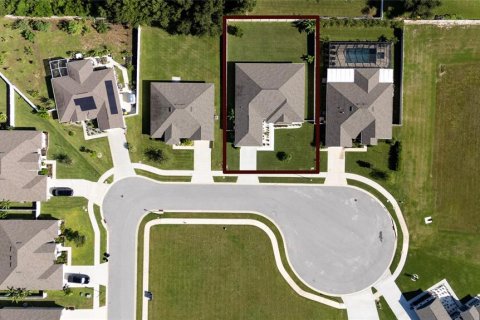 Villa ou maison à vendre à Auburndale, Floride: 4 chambres, 240.34 m2 № 1904853 - photo 5