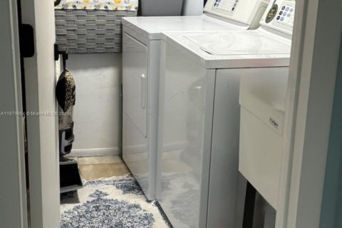 Casa en venta en Tamarac, Florida, 2 dormitorios, 187.76 m2 № 1928819 - foto 20