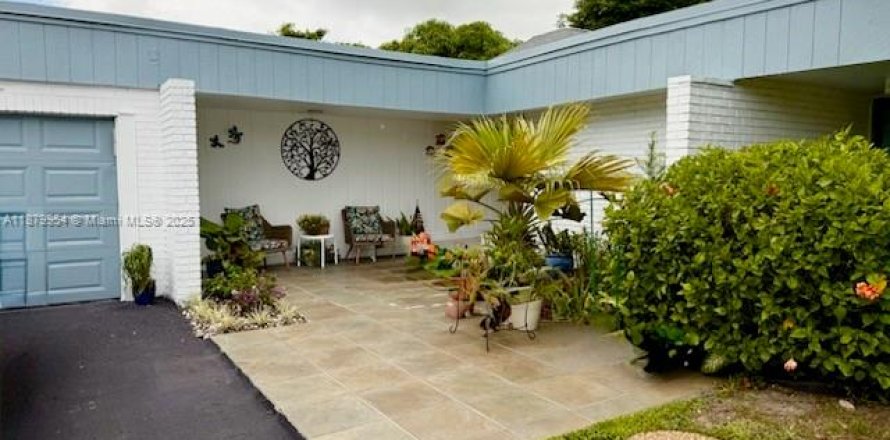 Casa en Tamarac, Florida 2 dormitorios, 187.76 m2 № 1928819