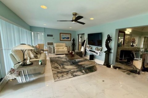 Casa en venta en Tamarac, Florida, 2 dormitorios, 187.76 m2 № 1928819 - foto 13