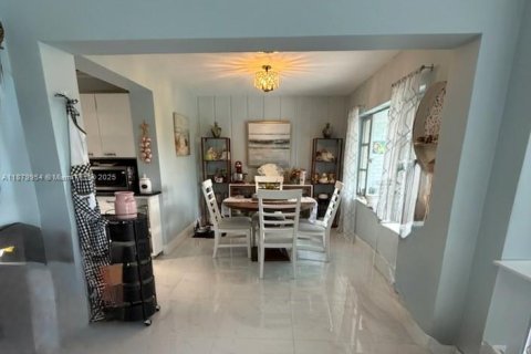 Casa en venta en Tamarac, Florida, 2 dormitorios, 187.76 m2 № 1928819 - foto 11