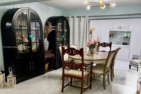 Casa en venta en Tamarac, Florida, 2 dormitorios, 187.76 m2 № 1928819 - foto 4