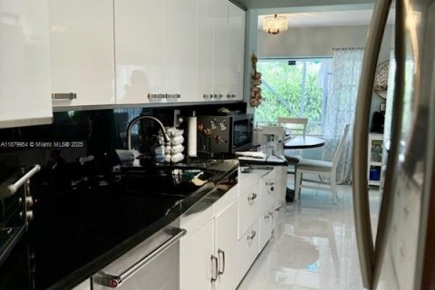 Casa en venta en Tamarac, Florida, 2 dormitorios, 187.76 m2 № 1928819 - foto 17