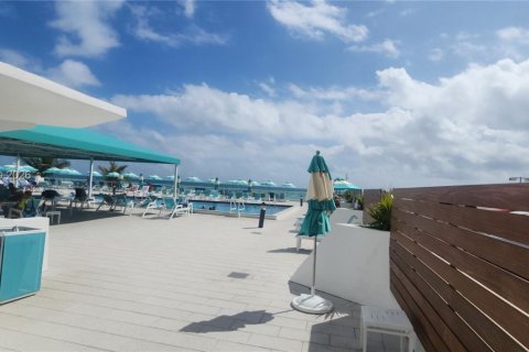 Copropriété à vendre à Hallandale Beach, Floride: 1 chambre, 52.95 m2 № 2040752 - photo 29