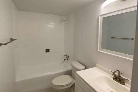 Copropriété à vendre à Hallandale Beach, Floride: 1 chambre, 52.95 m2 № 2040752 - photo 13