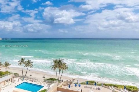 Copropriété à vendre à Hallandale Beach, Floride: 1 chambre, 52.95 m2 № 2040752 - photo 3