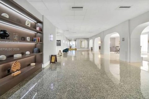 Copropriété à vendre à Hallandale Beach, Floride: 1 chambre, 52.95 m2 № 2040752 - photo 21