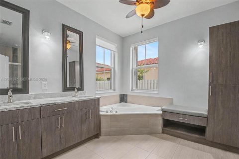 Купить виллу или дом в Мирамар, Флорида 4 спальни, 230.49м2, № 2066278 - фото 21