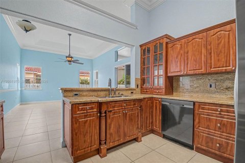 Купить виллу или дом в Мирамар, Флорида 4 спальни, 230.49м2, № 2066278 - фото 13